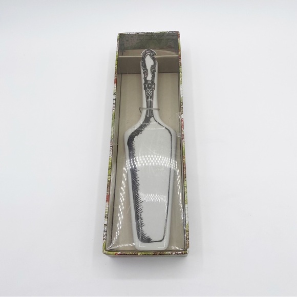 Wild Eye Designs Ceramic Cake Server Cake Tool with Box - Picture 2 of 7